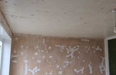 A room showing cracks ready for plastering
